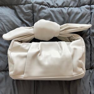 Cream Dumpling Bag with Handle